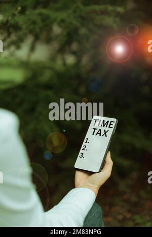 Légende de présentation de la taxe sur les heures. Mot écrit quand les contribuables individuels préparent leurs États financiers Banque D'Images