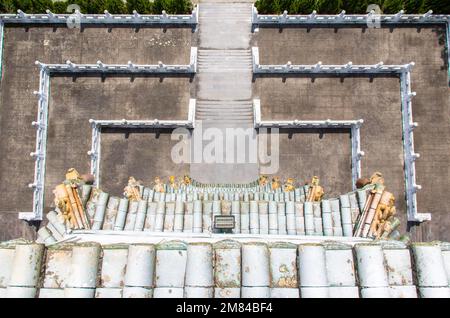 Situé sur les rives du lac Sun Moon et construit à la mémoire de la mère de Chiang Kai-shek, le ci en Pagoda est un point de repère principal à Taïwan Banque D'Images