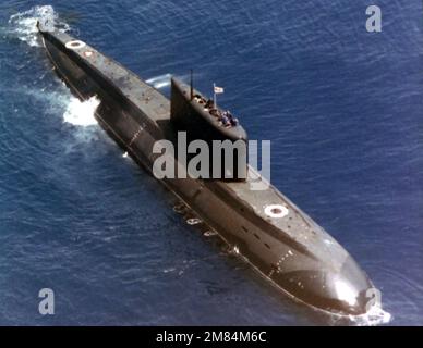Une vue aérienne à tribord d'un sous-marin d'attaque de classe kilo soviétique. Pays : inconnu Banque D'Images