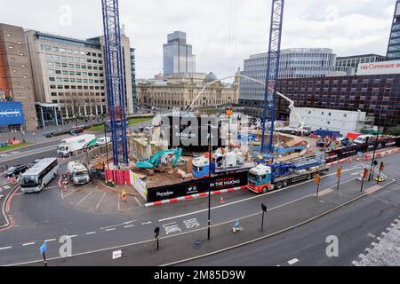 Le gratte-ciel Octagon, qui sera le plus haut bâtiment de Birmingham une fois terminé, est en construction début janvier 2022. Octagon est un gratte-ciel résidentiel de 49 étages de 155 mètres en construction à Birmingham, en Angleterre. Le bâtiment fait partie du projet de réaménagement Paradise dans le centre-ville et est conçu par Glenn Howells Architects. Banque D'Images