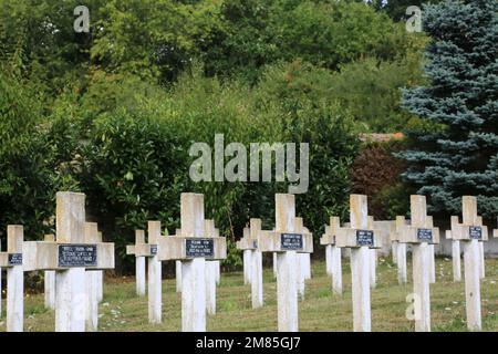 Croix. Commonweatlth WAR graves. Tombes de guerre Commonwealth. Cimetire militaire Franais comprenant 328 tombes de Columriens, d'Anglais, Hollanda Banque D'Images