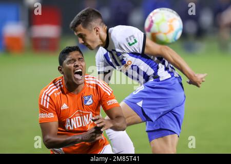 11 janvier 2023: Millonarios FC avant LUIS CARLOS RUIZ (27) est fouillé pendant le match de soccer amical de Hertha BSC vs Millonarios FC au stade Osceola Heritage Park à Kissimmee, en Floride, sur 11 janvier 2023. (Credit image: © Cory Knowlton/ZUMA Press Wire) USAGE ÉDITORIAL SEULEMENT! Non destiné À un usage commercial ! Banque D'Images