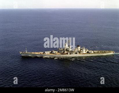 Une vue aérienne du navire de guerre USS MISSOURI (BB-63) est en cours. Pays : inconnu Banque D'Images