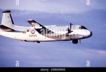 Vue aérienne à droite d'un avion de l'Atlantique Brequet 1150 de la marine française. Pays : inconnu Banque D'Images
