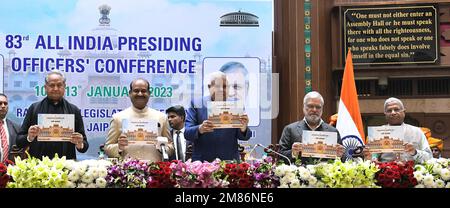 Jaipur, Inde, 11 janvier 2023: Le vice-président indien Jagdeep Dhankhar, le président de Lok Sabha Om Birla, le ministre en chef du Rajasthan, Ashok Gehlot, le président de l'Assemblée, C.P. Joshi à la Conférence des présidents de toutes les présidentes et présidents de l'Inde de 83rd à Jaipur. Crédit : Sumit Saraswat/Alay Live News Banque D'Images