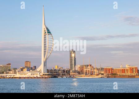 Portsmouth depuis Gosport Banque D'Images