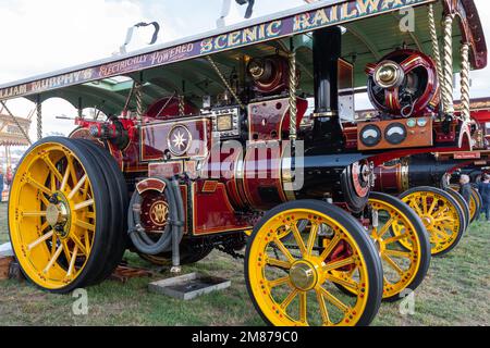 Tarrant Hinton.Dorset.United Kingdom.25 août 2022.Une rangée de moteurs showmans restaurés sont en démonstration à la foire à vapeur de Great Dorset.y compris un restoror Banque D'Images