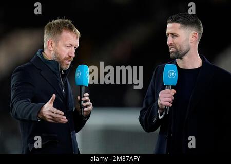 Graham Potter, directeur de Chelsea (à gauche), est interviewé avant le match de la Premier League à Craven Cottage, Londres. Date de la photo: Jeudi 12 janvier 2023. Banque D'Images