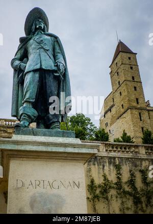 Statue du mousquetaire d'Artagnan près de l'Escalier Monumental à Auch, dans le sud de la France (Gers) Banque D'Images