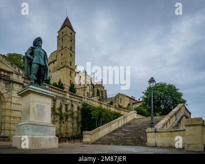 Statue du mousquetaire d'Artagnan près de l'Escalier Monumental à Auch, dans le sud de la France (Gers) Banque D'Images