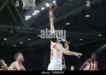 Bologna, Italie, 12/01/2023, semi Ojeleye (Segafredo Virtus Bologna) pendant le championnat de basket-ball de l'Euroligue Segafredo Virtus Bologna vs. Olympiacos Pirée - Bologna, 12 janvier 2022 à l'arène de Segafredo Banque D'Images