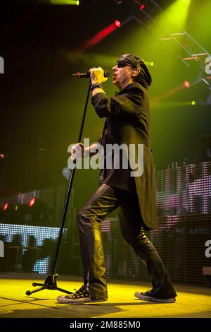 Klaus Meine, chanteur et fondateur du rockband allemand Scorpions vivent sur scène. Lisbonne, 2011 Banque D'Images