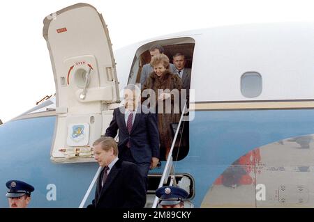 Le Premier ministre israélien Yitzhak Shamir et son entourage arrivent pour une visite d'État. Base: Andrews Air Force base État: Maryland (MD) pays: États-Unis d'Amérique (USA) Banque D'Images