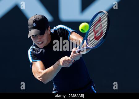 Melbourne Park 13/1/2023. Ajla TOMLJANOVIC (AUS) en action lors de l'Open d'Australie de 2023. Corleve/Alamy Live Newsbackhand Banque D'Images