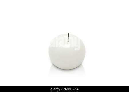 Bougie colorée isolée de formes diverses. Bougie parfumée. Bougie avec verre. Oeufs, mer, coeur, fleur, poisson, starfish, seashell, corail, ange, pomme. Banque D'Images