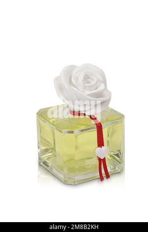 Parfumeur en plâtre, bougie et liquide pour penderies, commodes. Bouteilles en verre, parfumeur suspendu en bois, guirlande parfumée Banque D'Images