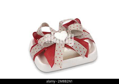 Parfumeur en plâtre, bougie et liquide pour penderies, commodes. Bouteilles en verre, parfumeur suspendu en bois, guirlande parfumée Banque D'Images