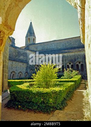 Abbaye cistercienne du Thoronet de style roman dans le Var en Provence datant du 12th siècle Banque D'Images