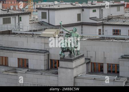 Siège de la Banque nationale tchèque Sculpture à la place de la République (Namesti Republiky) - Prague, République tchèque Banque D'Images