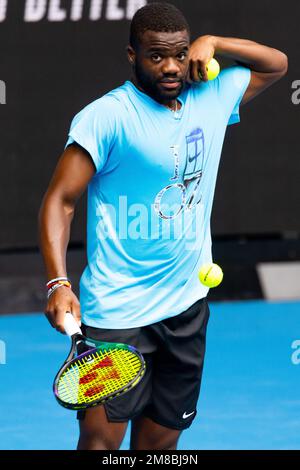 Melbourne, Victoria, Australie. 13th janvier 2023. MELBOURNE, AUSTRALIE - JANVIER 13 : Frances Tiafoe (États-Unis) se produit avant l'ouverture australienne 2023 au parc de Melbourne, sur 13 janvier 2023, à Melbourne, en Australie. (Credit image: © Chris Putnam/ZUMA Press Wire) USAGE ÉDITORIAL SEULEMENT! Non destiné À un usage commercial ! Banque D'Images