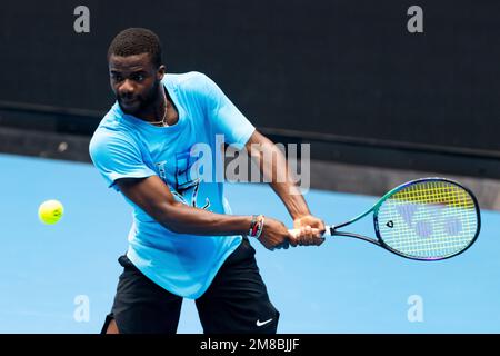 Melbourne, Victoria, Australie. 13th janvier 2023. MELBOURNE, AUSTRALIE - JANVIER 13 : Frances Tiafoe (États-Unis) se produit avant l'ouverture australienne 2023 au parc de Melbourne, sur 13 janvier 2023, à Melbourne, en Australie. (Credit image: © Chris Putnam/ZUMA Press Wire) USAGE ÉDITORIAL SEULEMENT! Non destiné À un usage commercial ! Banque D'Images