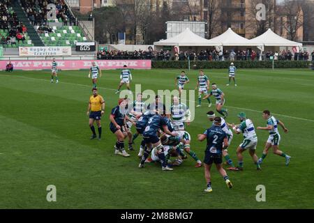 Scène lors d'un match de rugby joué à Trévise, en Italie, en janvier 2023, entre Benetton et Ulster Rugby Banque D'Images