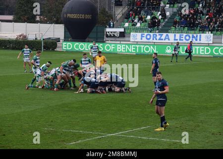 Scrum pendant Benetton / Ulster dans l'URC à Trévise, en janvier 2023 Banque D'Images