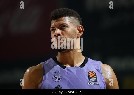 Belgrade, Serbie, 10 janvier 2023. Walter Tavares, du Real Madrid, réagit lors du match EuroLeague 2022/2023 entre Crvena Zvezda mts Belgrade et Real Madrid à la salle Nikolic d'Aleksandar à Belgrade, Serbie. 10 janvier 2023. Crédit : Nikola Krstic/Alay Banque D'Images