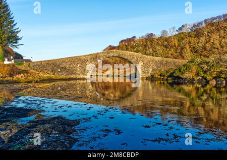 Pont sur l'Atlantique ou le pont Clachan, Clachan Sound, île de Seil, près d'Oban, Argyll, Écosse Banque D'Images