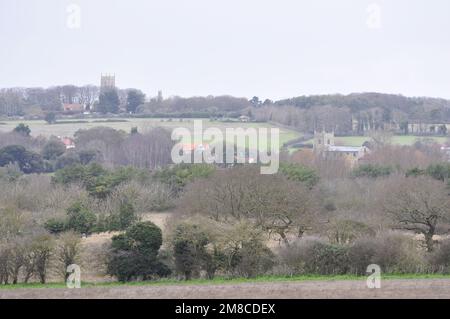Vue sur Wiveton vers Blakeney depuis le sud-est, nord Norfolk, Angleterre, Royaume-Uni Banque D'Images