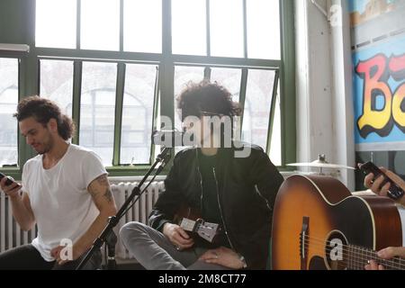 LP - Laura Pergolizzi filme une session à Brooklyn, New York Banque D'Images