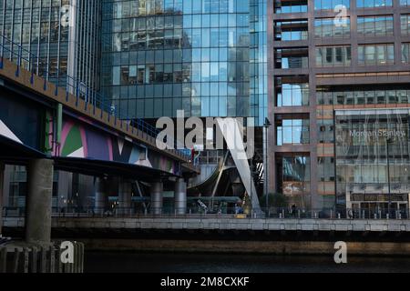 Londra - 01 26 2022: stazione della DLR a Heron Quays à Canary Wharf Banque D'Images