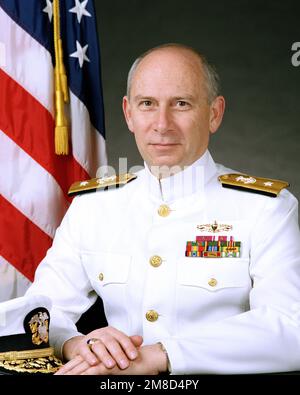 Contre-amiral (moitié inférieure) Michael A. McDevitt, USN (à découvert). Pays : inconnu Banque D'Images