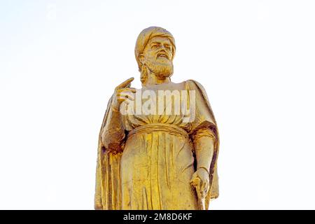 DUSHANBE, TADJIKISTAN - 2 JUILLET 2022 : statue de bronze de Rudaki, poète, chanteur et musicien persan. Banque D'Images