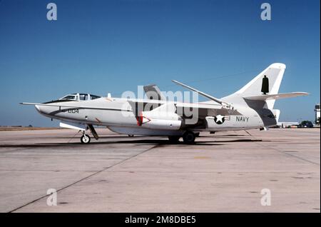 Vue du côté gauche d'un aéronef de reconnaissance aérienne de la flotte 2 (VQ-2) EA-3B Skywarrier stationné sur la ligne de vol. Base: Station navale, Rota pays: Espagne (ESP) Banque D'Images