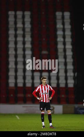 Woking, Royaume-Uni. 13th janvier 2023. Romeo Beckham de Brentford (fils de David Beckham) en action lors du match de la coupe de la Premier League au stade communautaire de Lithwaite, Woking. Le crédit photo devrait se lire: David Klein / Sportimage crédit: Sportimage / Alay Live News Banque D'Images