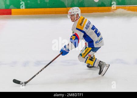 Lausanne, Suisse. 01st mars 2023. Attu Ruotsalainen de l'EHC Kloten #25 est en action pendant 36th jours de la Ligue nationale suisse 2022-2023 de la saison de la Ligue nationale suisse 2022-2023 avec le HC de Lausanne et le Kloten de l'EHC. 36th jour de la Ligue nationale suisse 2022-2023 entre Lausanne HC et l'EHC Kloten a eu lieu à la Vaudoise Arena de Lausanne. (Photo par: Eric Dubost/Sipa USA) crédit: SIPA USA/Alay Live News Banque D'Images