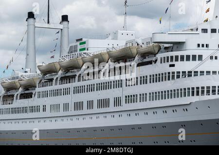 Hotel Ship SS Rotterdam, ancien paquebot et paquebot de croisière, à Rotterdam, Hollande du Sud, pays-Bas, Europe Banque D'Images