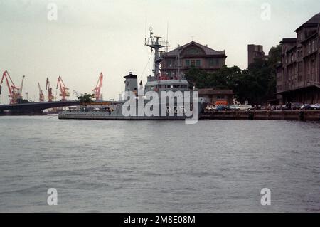 Un arc tribord vue de la flotte brésilienne remorqueur d'océan ALMIRANTE GUILLOBEL (R-25) amarré au mur sud de la base navale. Base: Rio de Janeiro pays: Brésil (BRA) Banque D'Images