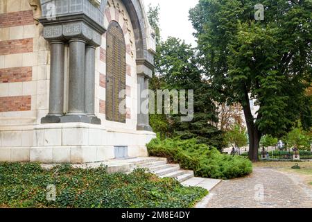 Mausolée-chapelle de George le victorieux. Construit à la mémoire des soldats russes et roumains qui sont tombés dans la bataille de Pleven pendant le russe Banque D'Images