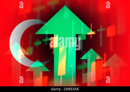 Augmentation des flèches vertes sur le fond du drapeau de la Turquie, montrant une tendance de l'économie dans la crise mondiale Mars 2022, San Francisco, Etats-Unis Banque D'Images