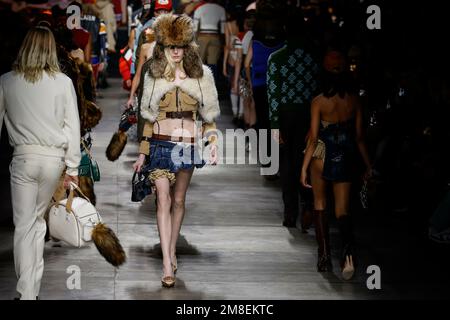 Dsquared2 automne/hiver 2023-24 piste pendant la semaine de mode de Milan vêtements pour hommes le 2023 janvier - Milan, Italie 13/01/2023 Banque D'Images