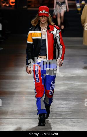 Dsquared2 automne/hiver 2023-24 piste pendant la semaine de mode de Milan vêtements pour hommes le 2023 janvier - Milan, Italie 13/01/2023 Banque D'Images