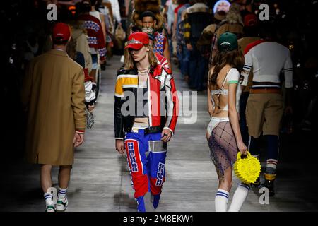 Dsquared2 automne/hiver 2023-24 piste pendant la semaine de mode de Milan vêtements pour hommes le 2023 janvier - Milan, Italie 13/01/2023 Banque D'Images