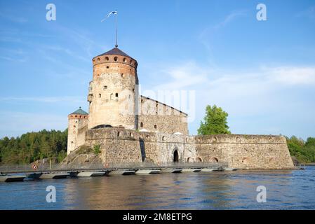 Ancienne forteresse suédoise d'Olavinlinna le jour de juillet. Savonlinna, Finlande Banque D'Images