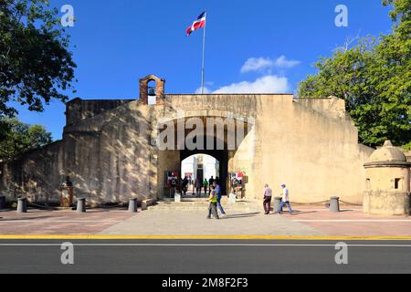 Puerta del Conde, Parque de la Independencia, Zona Colonial, site du patrimoine mondial de l'UNESCO, Santo Domingo, République dominicaine, Caraïbes, Amérique centrale Banque D'Images