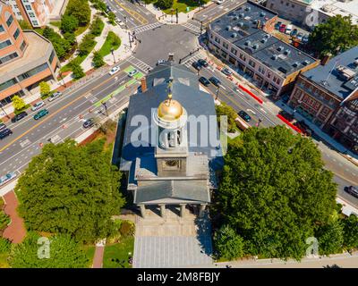 La première église paroissiale unie a été construite en 1828 dans le centre-ville de Quincy, Massachusetts ma, États-Unis. Les présidents John Adams et John Quincy Adams sont enterrés dans le Banque D'Images
