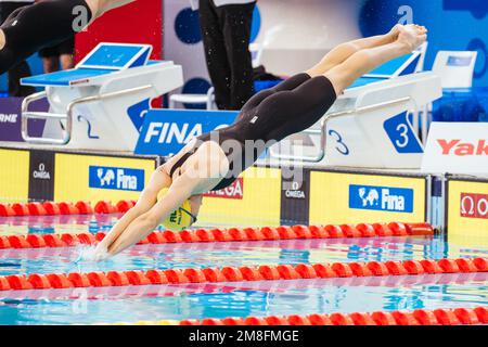 MELBOURNE, AUSTRALIE - DÉCEMBRE 13 : Lani PALLISTER (AUS) en compétition dans le Freestyle 400m féminin s'échauffe le premier jour de la nage en court-circuit mondiale de la FINA 2022 Banque D'Images