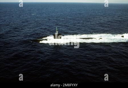 Une vue de la poutre portuaire du sous-marin d'attaque nucléaire USS PHOENIX (SSN 702) est en cours. Pays : inconnu Banque D'Images