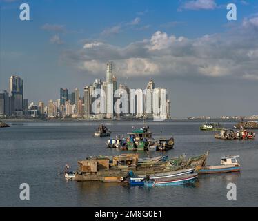 Vue sur la silhouette du gratte-ciel de Panama City Banque D'Images